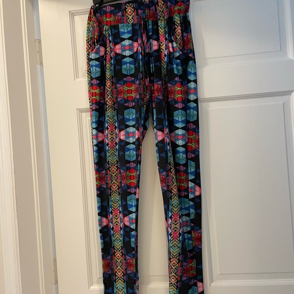 Fancy fans women's leggings colorful geometric design, size M / L (small runs) - Picture 1 of 10